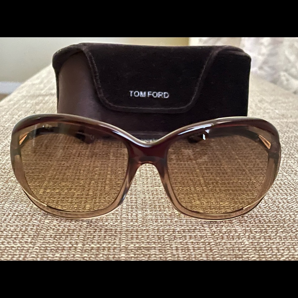 TOM FORD JENNIFER SUNGLASSES IN BROWN